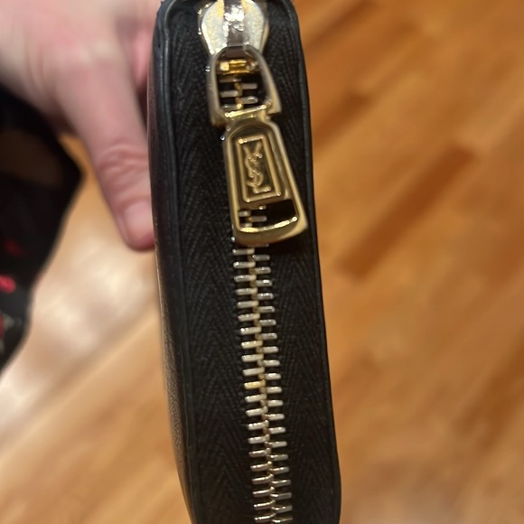 Authentic YSL Wallet - Picture 8 of 8